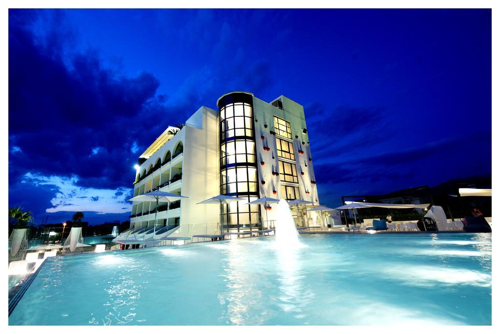 Mec Paestum Hotel Exterior photo